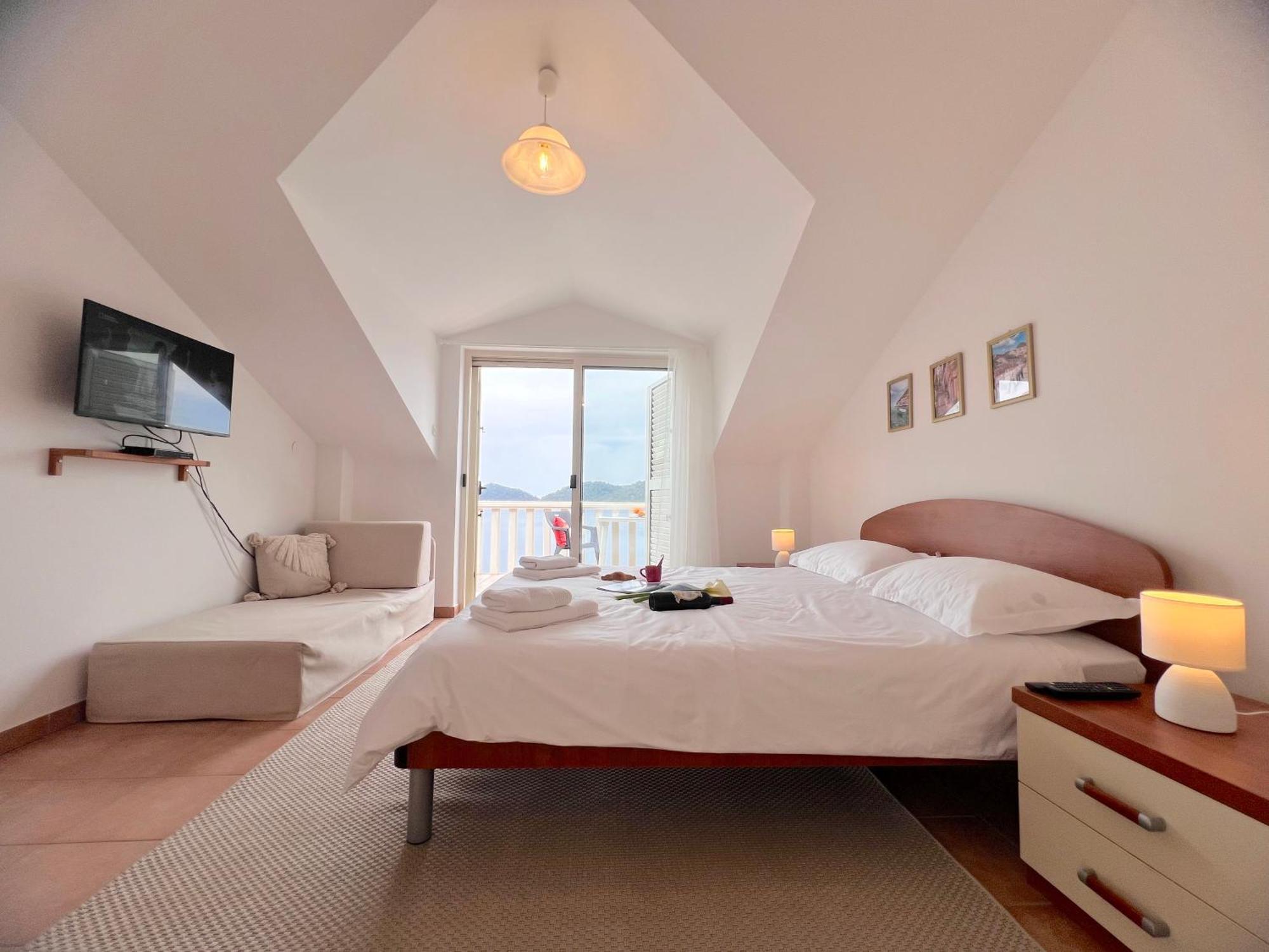 Terrace Studios With Panoramic Seaview Uble Eksteriør bilde